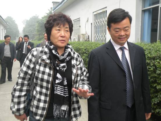中國安防協會靳秀鳳秘書長視察成都理想科技(圖2)